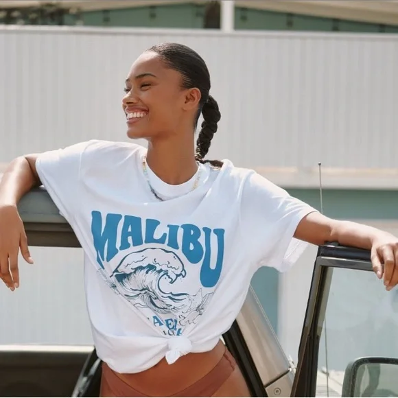 Show me your MuMu White Graphic Tee with Blue Print - Picture 1 of 9